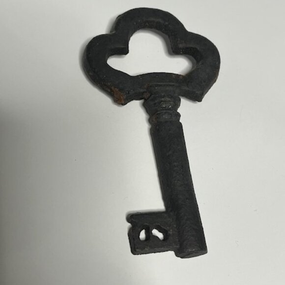 VTG Cast Iron Hanging Skeleton Key Wall Accent Decor Rustic 4.5"x2.5" - Picture 4 of 12